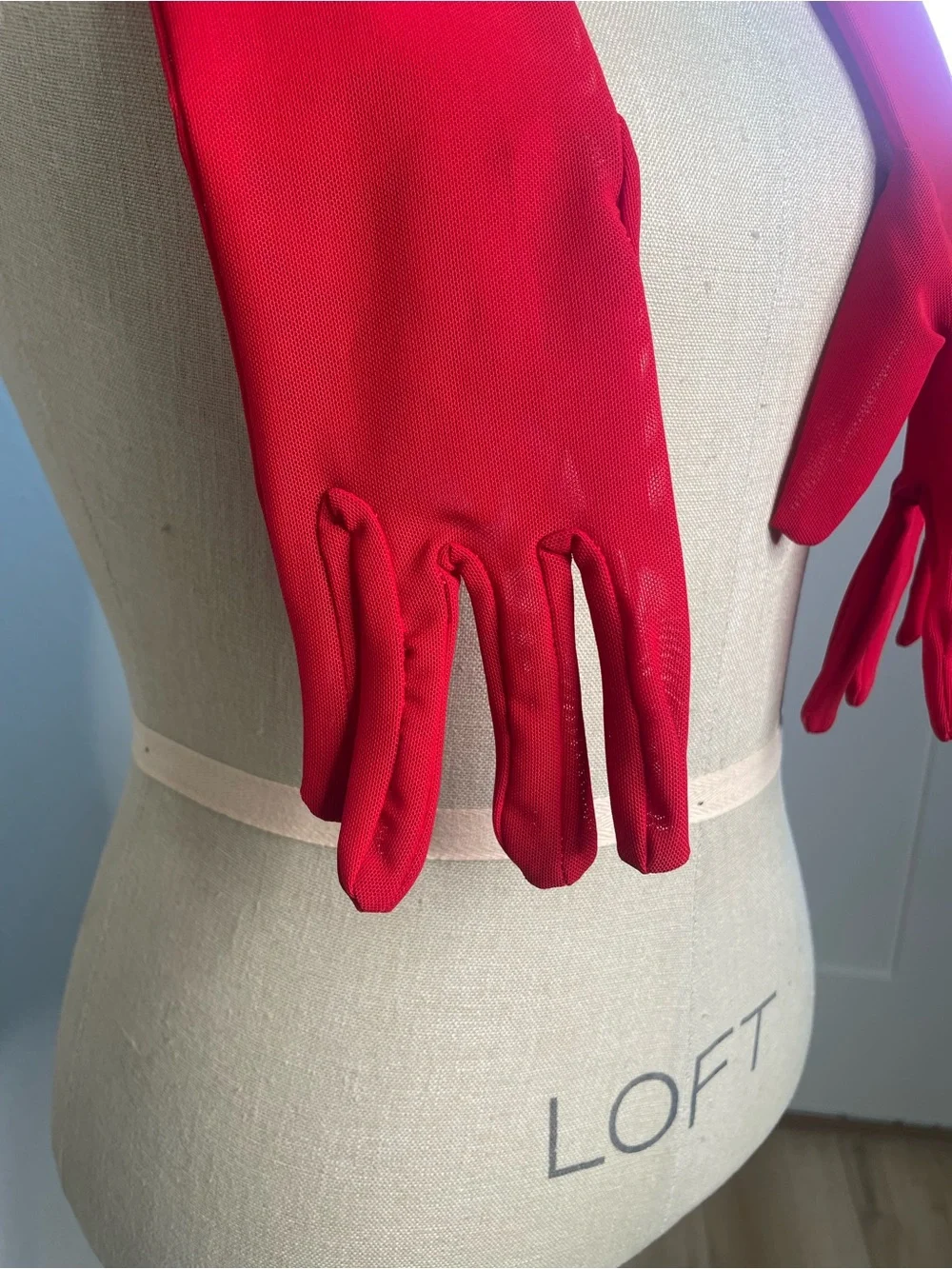 Bold glam mesh opera gloves
